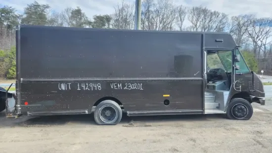 Picture of 2008-freightliner-mt55-chassis-truck-delivery